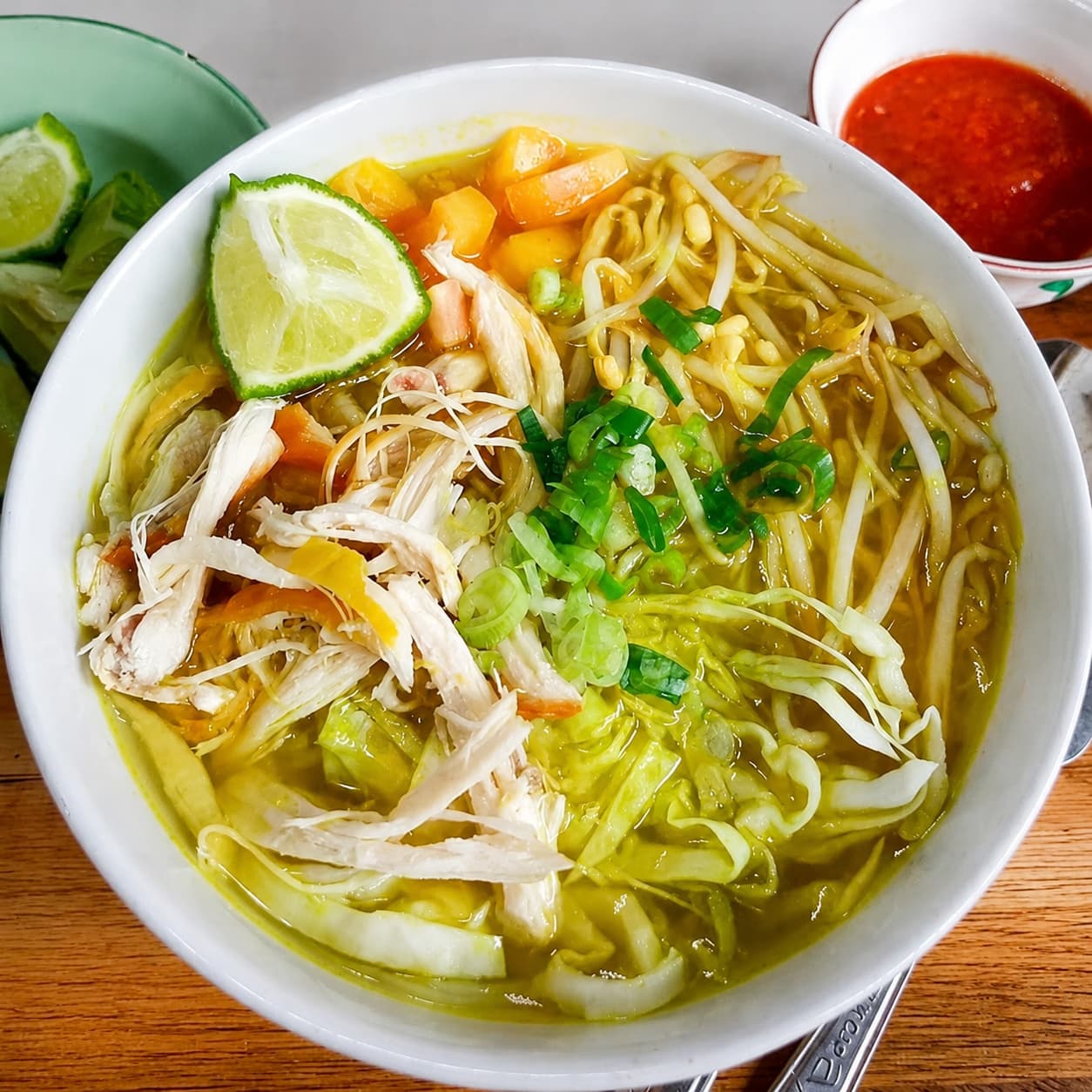 Soto ayam gurih